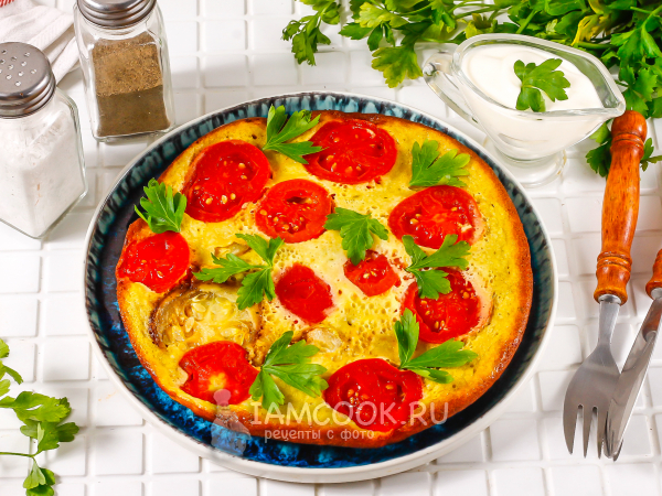 Кабачковый пирог с помидорами на сковороде, рецепт с фото