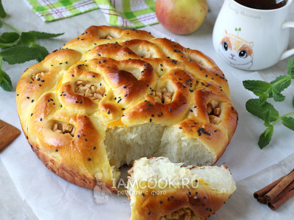 Отрывной пирог с яблоками (из дрожжевого теста), рецепт с фото