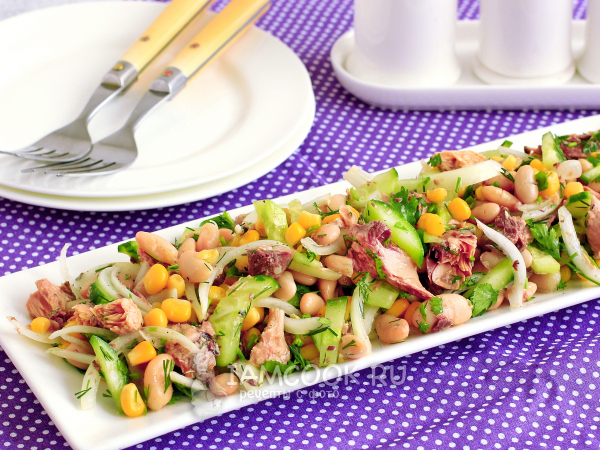 Салат с тунцом, фасолью и кукурузой, рецепт с фото