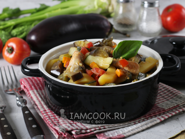 Овощное рагу с курицей, кабачками и баклажанами, рецепт с фото