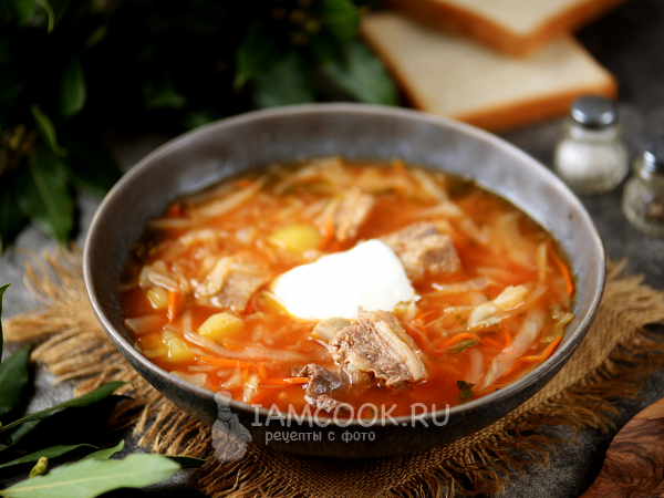 Щи с томатной пастой и свежей капустой, рецепт с фото