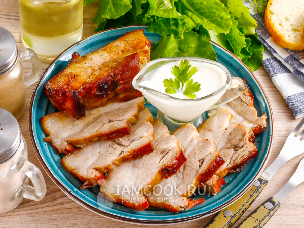 Свиная грудинка с хрустящей корочкой в духовке, рецепт с фото