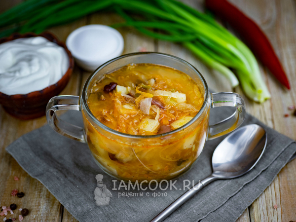 Щи из квашеной капусты с фасолью, рецепт с фото