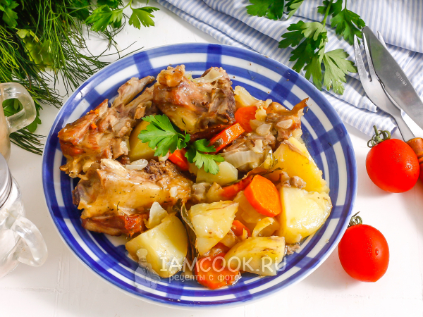 Жаркое из баранины в горшочках в духовке, рецепт с фото