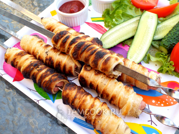 Сосиски в тесте на мангале, рецепт с фото