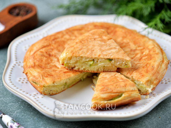 Пирог из кабачков на сковороде, рецепт с фото
