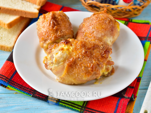 Рулетики из куриных бедрышек с сыром, рецепт с фото