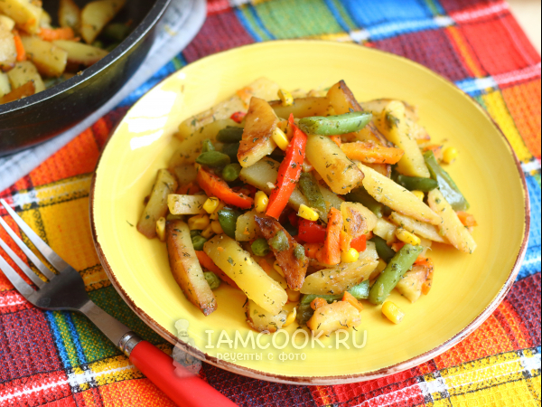 Картошка с мексиканской смесью на сковороде, рецепт с фото