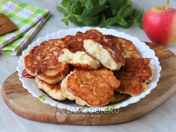 Пышные оладьи с творогом и яблоком, рецепт с фото