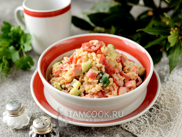 Салат с булгуром и крабовыми палочками, рецепт с фото