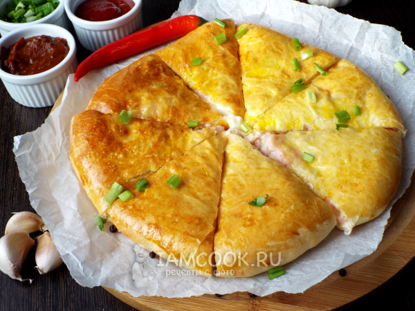 Хачапури с ветчиной и сыром в духовке, рецепт с фото