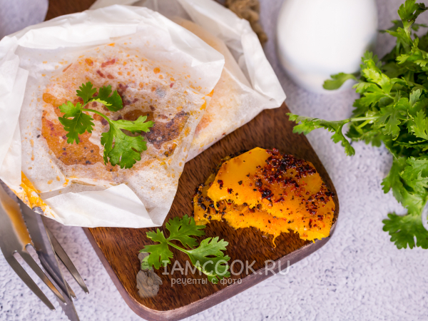 Тыква в пергаменте на сковороде, рецепт с фото