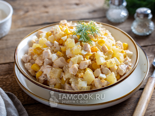 Диетический салат с ананасом и курицей (ПП), рецепт с фото