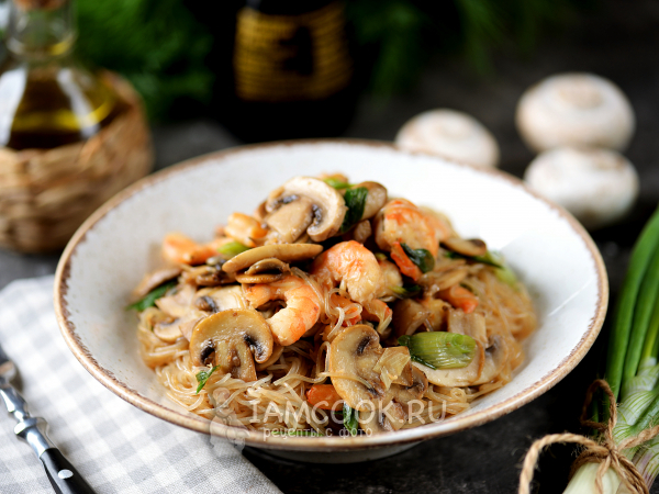 Фунчоза с креветками и грибами, рецепт с фото