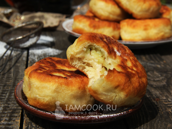 Жареные пирожки с ревенем, рецепт с фото