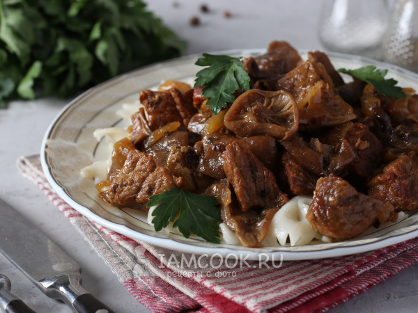 Говядина с лисичками (на сковороде), рецепт с фото