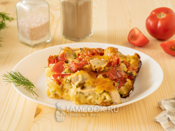 Запеканка из макарон с сосисками и помидорами, рецепт с фото