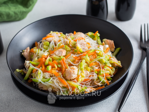 Фунчоза с рыбой и овощами, рецепт с фото