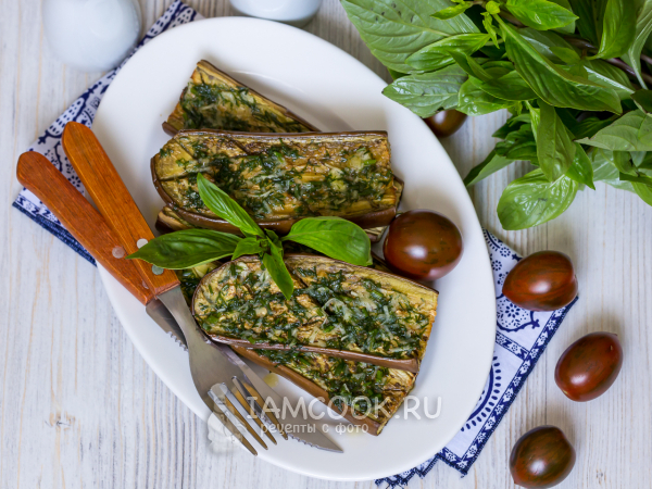 Баклажаны с чесноком и зеленью в духовке, рецепт с фото