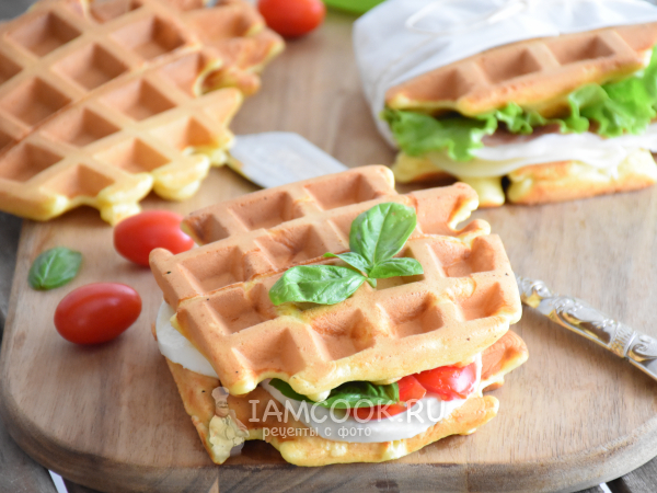 Закусочные сэндвичи на вафлях (ребенку в школу), рецепт с фото