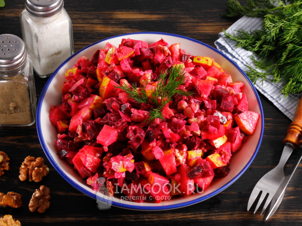 Салат из свеклы с яблоком и орехами (грецкими), рецепт с фото