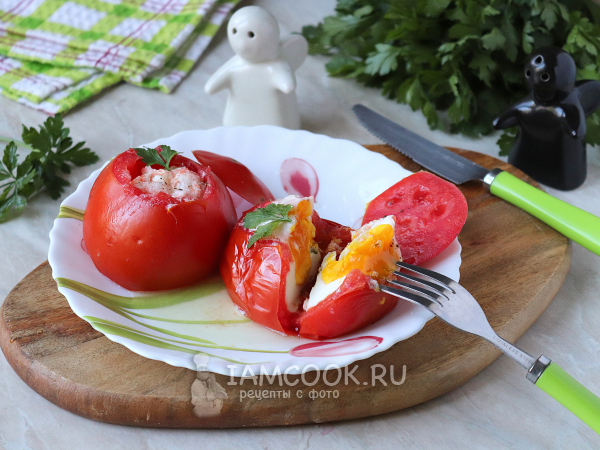 Яйцо в помидоре в микроволновке, рецепт с фото