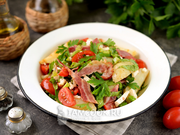 Теплый салат с беконом и картофелем, рецепт с фото