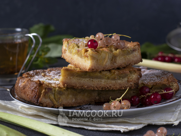 Песочный пирог с ревенем, рецепт с фото