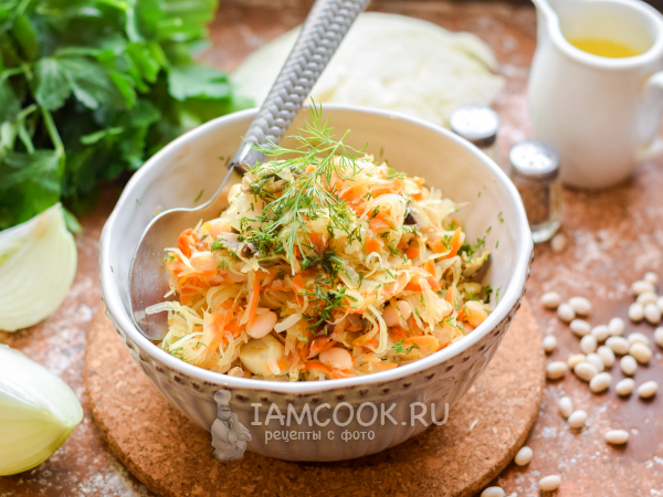 Тушеная капуста с грибами и фасолью, рецепт с фото