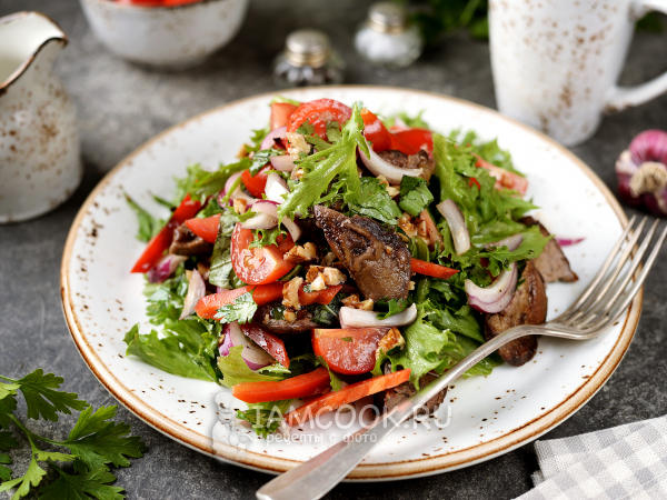 Салат с куриной печенью по-грузински, рецепт с фото