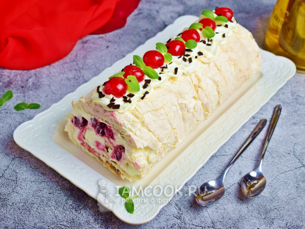 Меренговый рулет с вишней, рецепт с фото