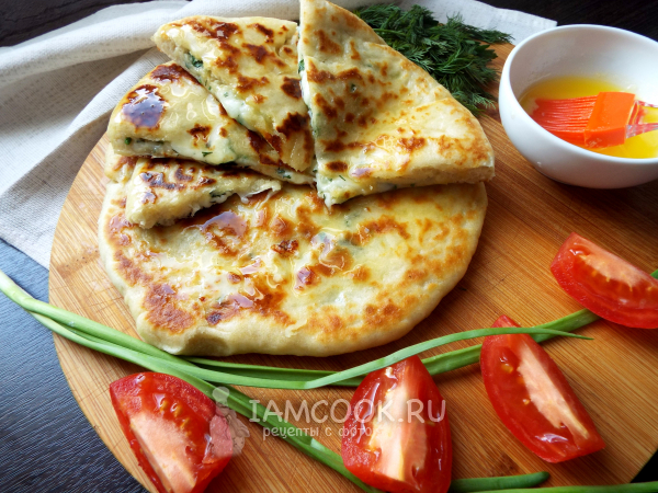 Хачапури с сыром и зеленью, рецепт с фото