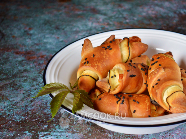 Круассаны с цукини, ветчиной и сыром, рецепт с фото