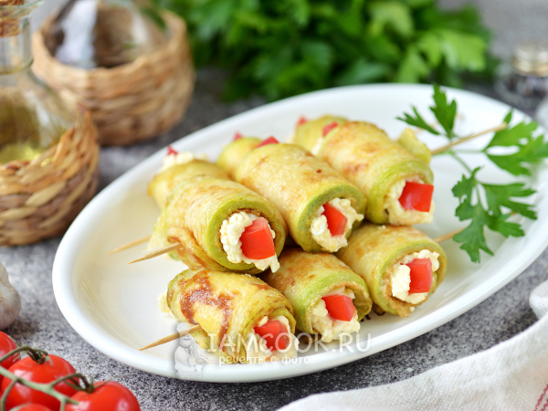 Рулетики из кабачков в кляре с начинкой, рецепт с фото