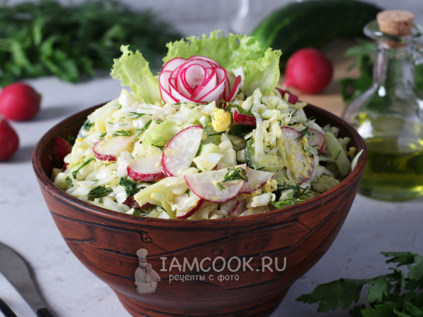 Салат с капустой, редиской, огурцом и яйцом, рецепт с фото