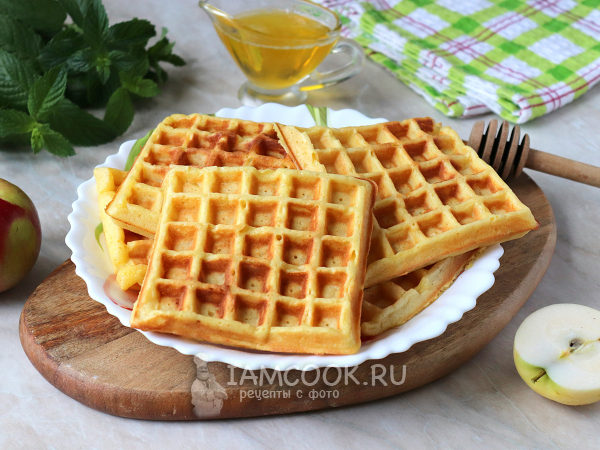 Венские вафли с яблоком (рецепт для вафельницы), рецепт с фото