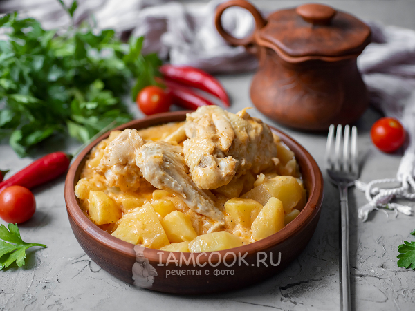 Куриные крылышки с картошкой в мультиварке, рецепт с фото