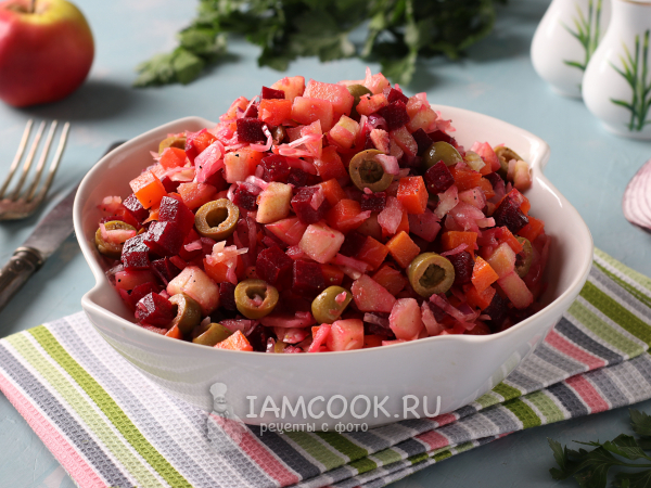 Винегрет с оливками и яблоком, рецепт с фото