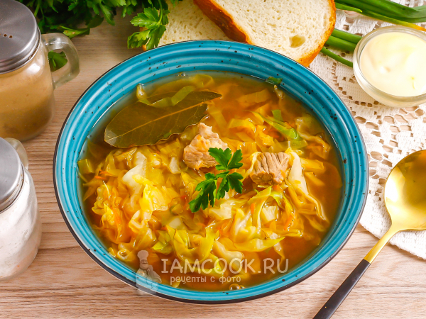 Томленые щи из свежей капусты на плите, рецепт с фото