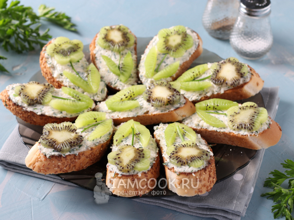 Бутерброды с киви и плавленым сыром, рецепт с фото