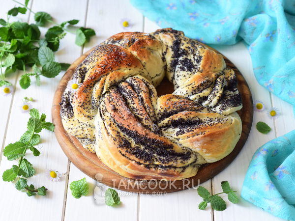 Калач с маком (из дрожжевого теста), рецепт с фото