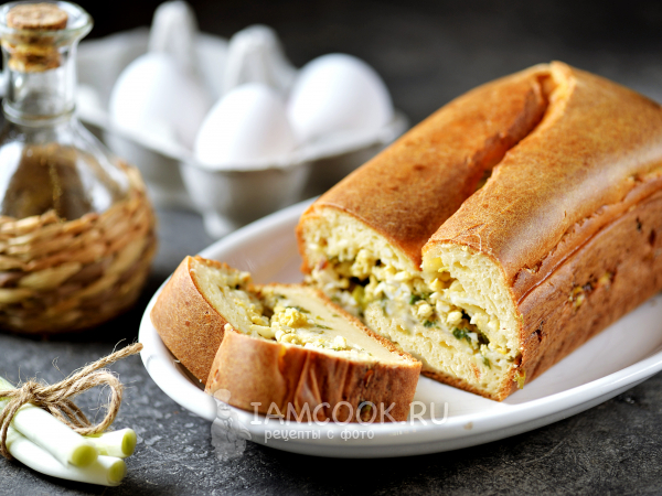 Заливной пирог на кефире с яйцом, рецепт с фото