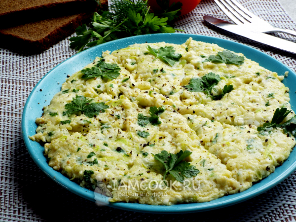 Испанская тортилья с кабачком и творогом, рецепт с фото