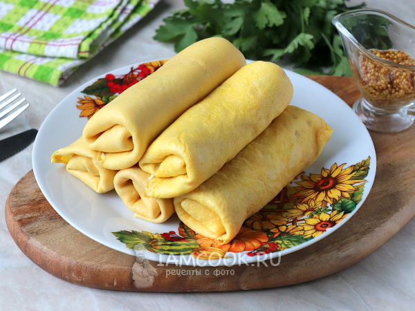 Яичные блинчики с сыром и чесноком, рецепт с фото