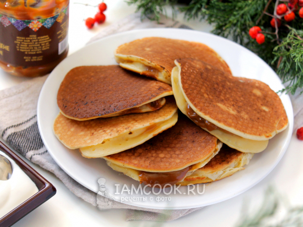 Панкейки со сгущенкой внутри, рецепт с фото