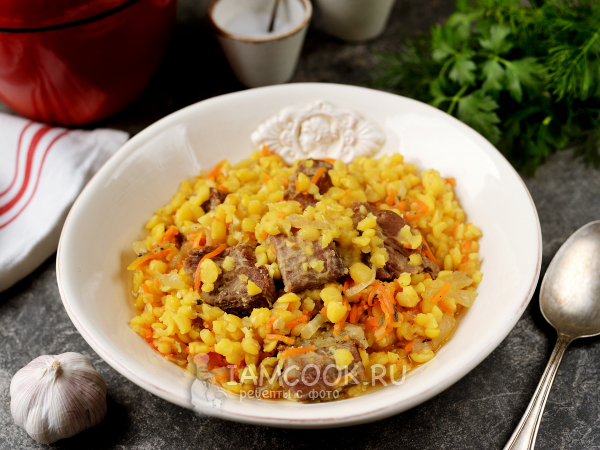 Горох с мясом в горшочке в духовке, рецепт с фото