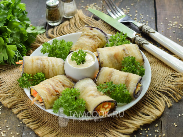 Рулетики из баклажанов с морковью и сыром, рецепт с фото
