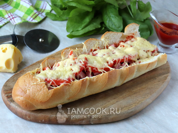 Пицца из багета в духовке, рецепт с фото