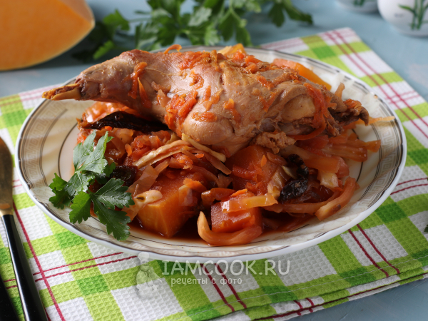 Тушеный кролик с овощами в казане, рецепт с фото