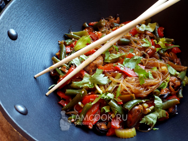 Фунчоза с мидиями и овощами, рецепт с фото